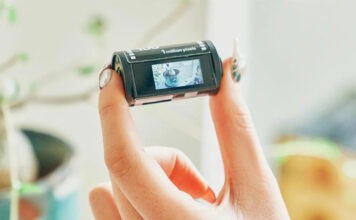 Ностальгическая ретро-камера NeoFilm 100 выглядит как контейнер для фотопленки