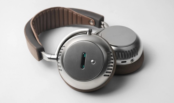 Наушники Ecoute TH2 используют настоящие ламповые предусилители для идеального звука