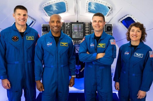 NASA разрешило астронавтам брать в космос смартфоны