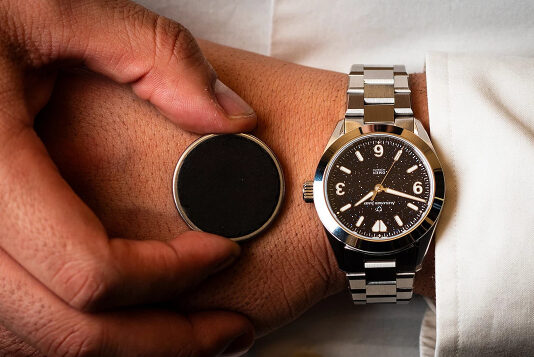 Мини-гаджет Ganance Heir сделает «умными» любые наручные часы