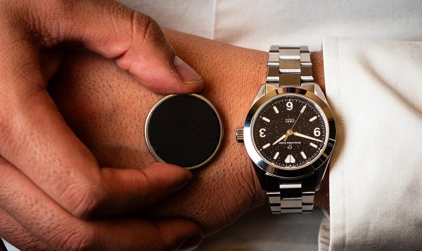 Мини-гаджет Ganance Heir сделает «умными» любые наручные часы