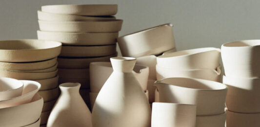 Во Владимире разработали керамику, которая сама покрывает себя глазурью