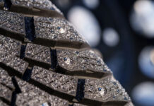 Финская Nokian Tyres выпустила зимние шины с автоматической активацией шипов