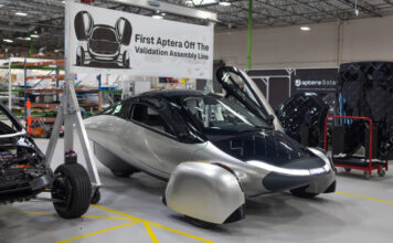 Aptera выпустила первые образцы электромобиля, которому не нужны розетки
