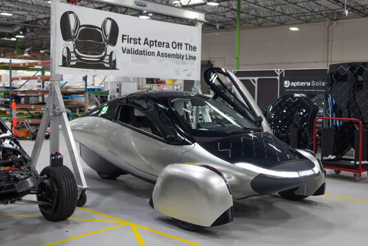 Aptera выпустила первые образцы электромобиля, которому не нужны розетки