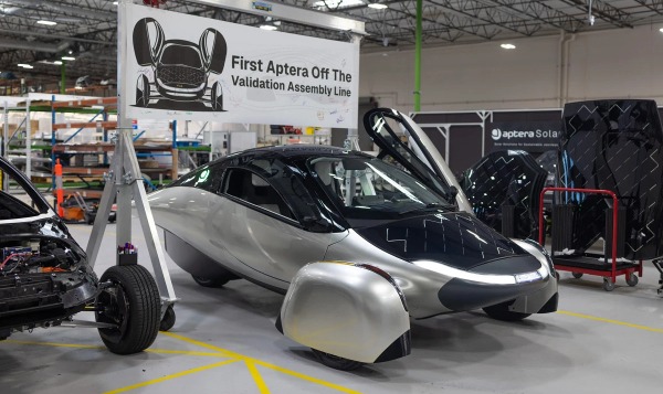 Aptera выпустила первые образцы электромобиля, которому не нужны розетки