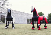 Робоконь китайской DEEP Robotics способен нести на себе наездника до 50 килограммов