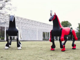 Робоконь китайской DEEP Robotics способен нести на себе наездника до 50 килограммов