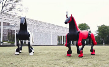 Робоконь китайской DEEP Robotics способен нести на себе наездника до 50 килограммов
