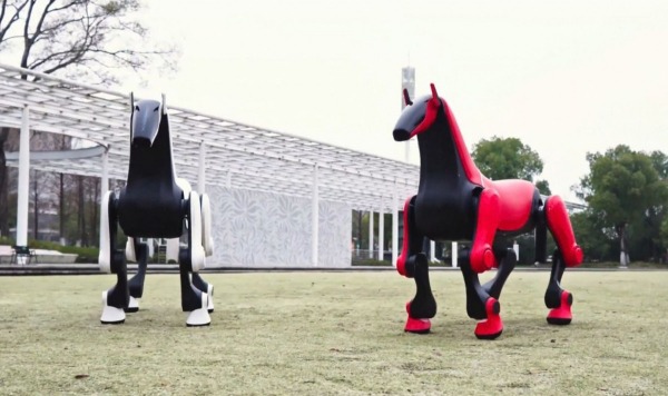 Робоконь китайской DEEP Robotics способен нести на себе наездника до 50 килограммов