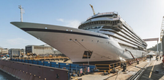 В Италии спустили на воду первый в мире круизный лайнер на водородном топливе