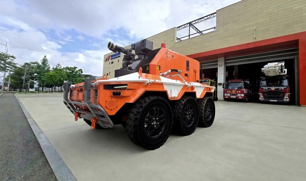 Hyundai представила робота-пожарного, способного работать при температуре до 800 &deg;C