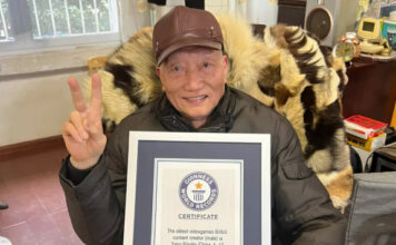 Блокнот, смекалка и опыт: 91-летний геймер прошел Resident Evil Requiem самым «олдскульным» способом