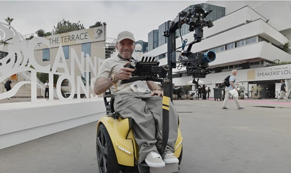 Гениальное изобретение превращает инвалидную коляску в профессиональный стедикам на колесах