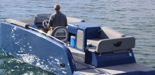 Европейские судостроители напечатали монолитный шестиметровый катамаран за 160 часов