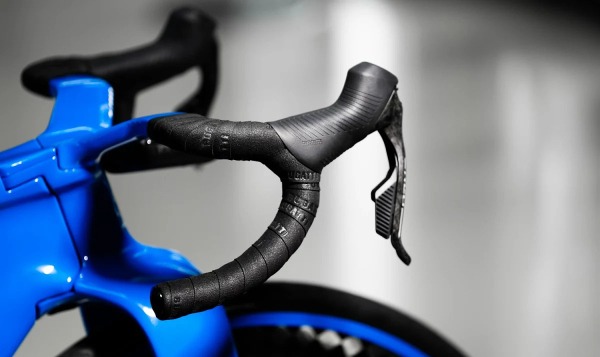 Factor One – гоночный байк от Bugatti, который запрещено использовать в гонках