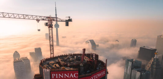 12-гранный небоскреб Pinnacle SkyTower в Торонто стал самым высоким в Северной Америке