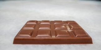 Mondelez выпустила первый в мире шоколад из выращенных в лаборатории какао-бобов