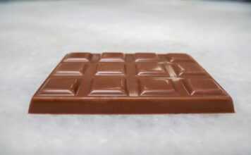 Mondelez выпустила первый в мире шоколад из выращенных в лаборатории какао-бобов