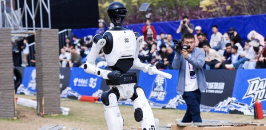 Робот Tien Kung 3.0 выиграл в состязании Robot Warrior Challenge полностью без участия человека