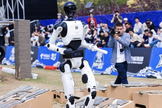 Робот Tien Kung 3.0 выиграл в состязании Robot Warrior Challenge полностью без участия человека