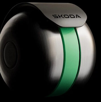 Хитрый велосипедный звонок от Škoda спасет прохожих в наушниках