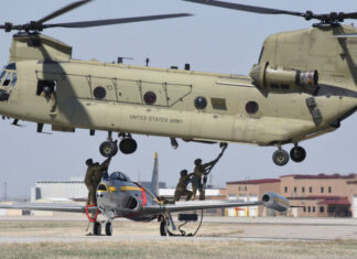 Основной транспортный вертолет Армии США CH-47F «Chinook» совершил свою первую беспилотную посадку