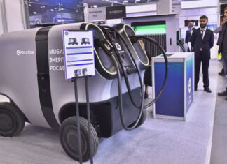 «Росатом» показал прототип российского робота-электрозаправщика