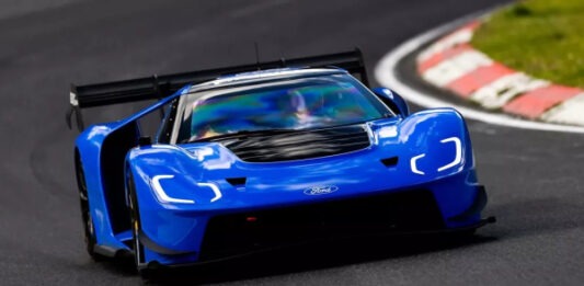 Ford GT Mk IV стал самым быстрым бензиновым болидом на трассе Нюрбургринг