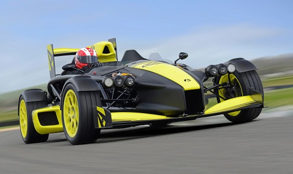 525-сильный гоночный карт Atom 4RR допущен к езде по дорогам общего пользования