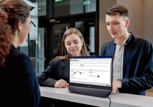 Philips представила необычный монитор для бизнеса