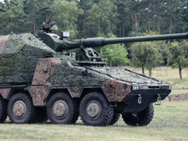 Самоходная гаубица RCH-155 на базе компактного БТР Boxer усилит британскую армию
