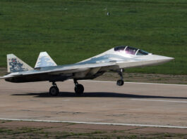 Состоялся первый полет прототипа двухместной версии истребителя Су-57