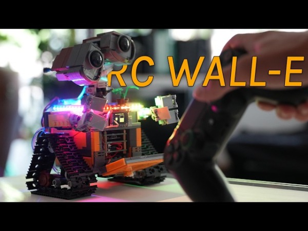 Энтузиаст собрал действующего робота WALL-E из LEGO — и вооружил его тазером