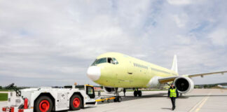 На Иркутском авиазаводе выкатили первый серийный МС-21-310