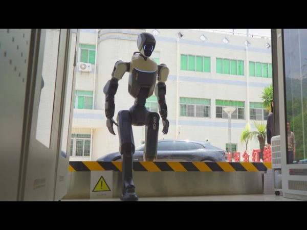 Китайский &laquo;робот-огнеборец&raquo; от Deep Robotics показал на что способен в реалистичных условиях