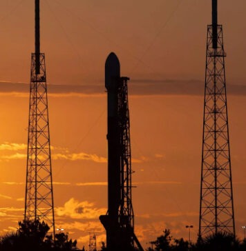 SpaceX испытала возвращаемую грузовую капсулу Starfall