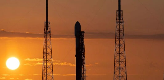 SpaceX испытала возвращаемую грузовую капсулу Starfall