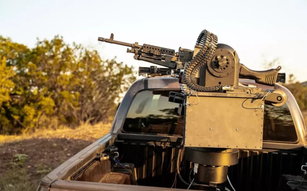 Роботизированная боевая система Bullfrog M240 может самостоятельно отслеживать и выцеливать людей