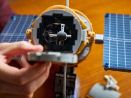 Lego выпустила точную копию телескопа Хаббл