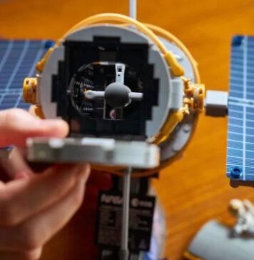 Lego выпустила точную копию телескопа Хаббл