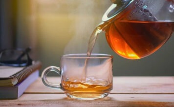 Любовь к обжигающим напиткам повышает риск рака пищевода на 55 процентов