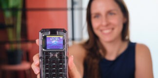 CircuitMess представила набор для сборки 4G-телефона MAKERphone 2.0