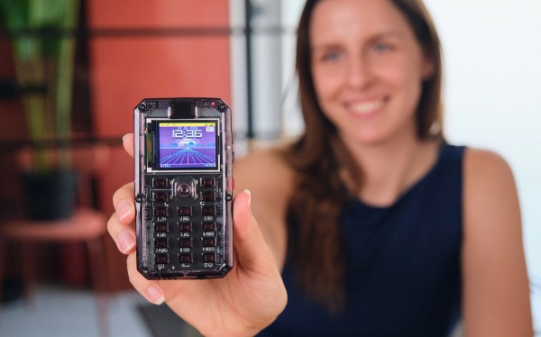 CircuitMess представила набор для сборки 4G-телефона MAKERphone 2.0