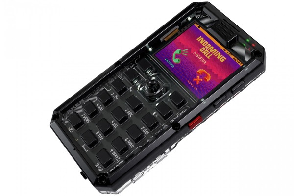 CircuitMess представила набор для сборки 4G-телефона MAKERphone 2.0