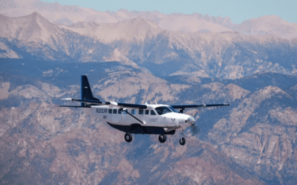 Самолет с беспилотной системой Joby Aviation автономно пересек Америку
