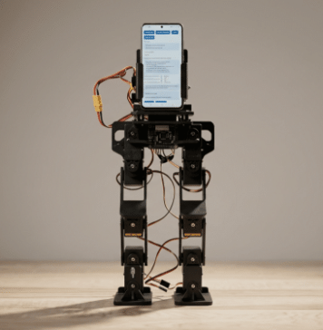 Смартфон стал вычислительным центром двуногого робота PhoneBot