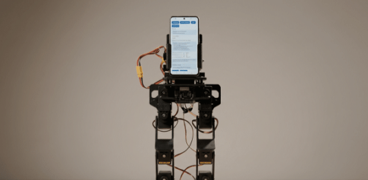 Смартфон стал вычислительным центром двуногого робота PhoneBot