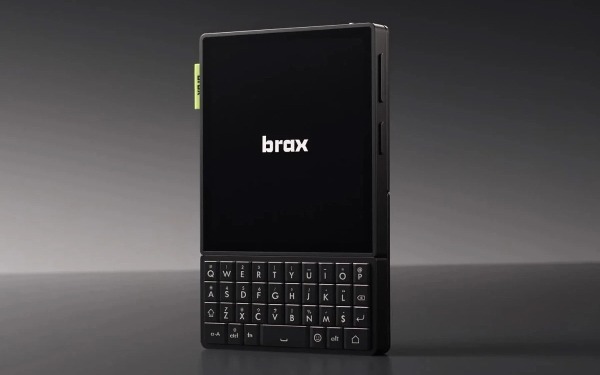Шпионский смартфон Brax Wink включит режим максимальной защиты одним нажатием кнопки